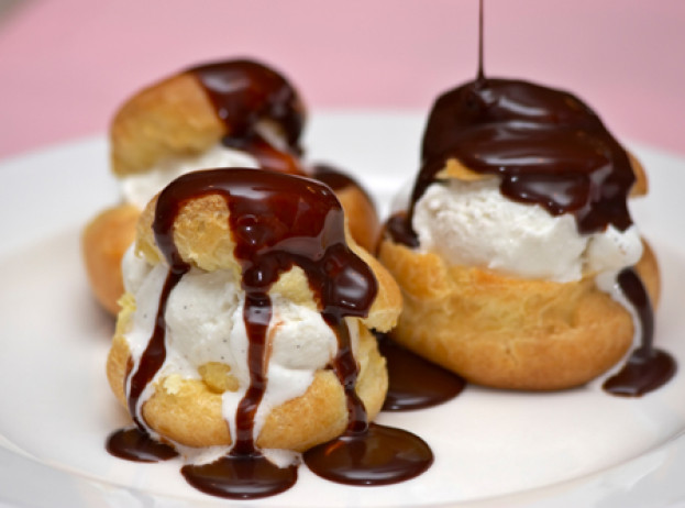 Profiteroles com Sorvete Profiteroles com Sorvete