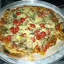 Pizza de Berinjela com Tomate Seco e Mussarela