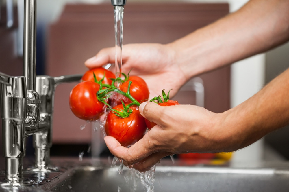 Como lavar os alimentos dicas de higienização para comidas CyberCook