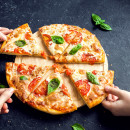 5 receitas de pizza low carb para se manter na dieta!