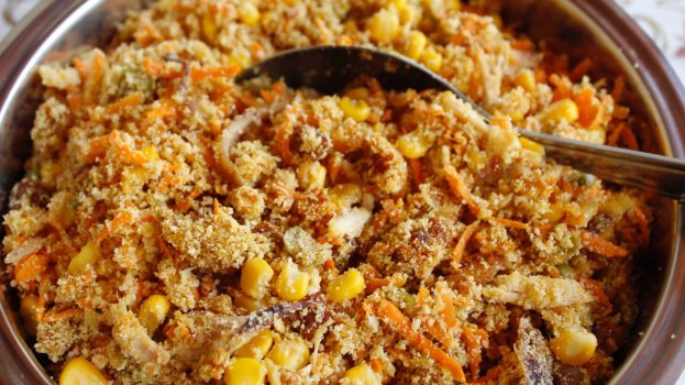 Farofa colorida com milho, ervilha e azeitona/CyberCook