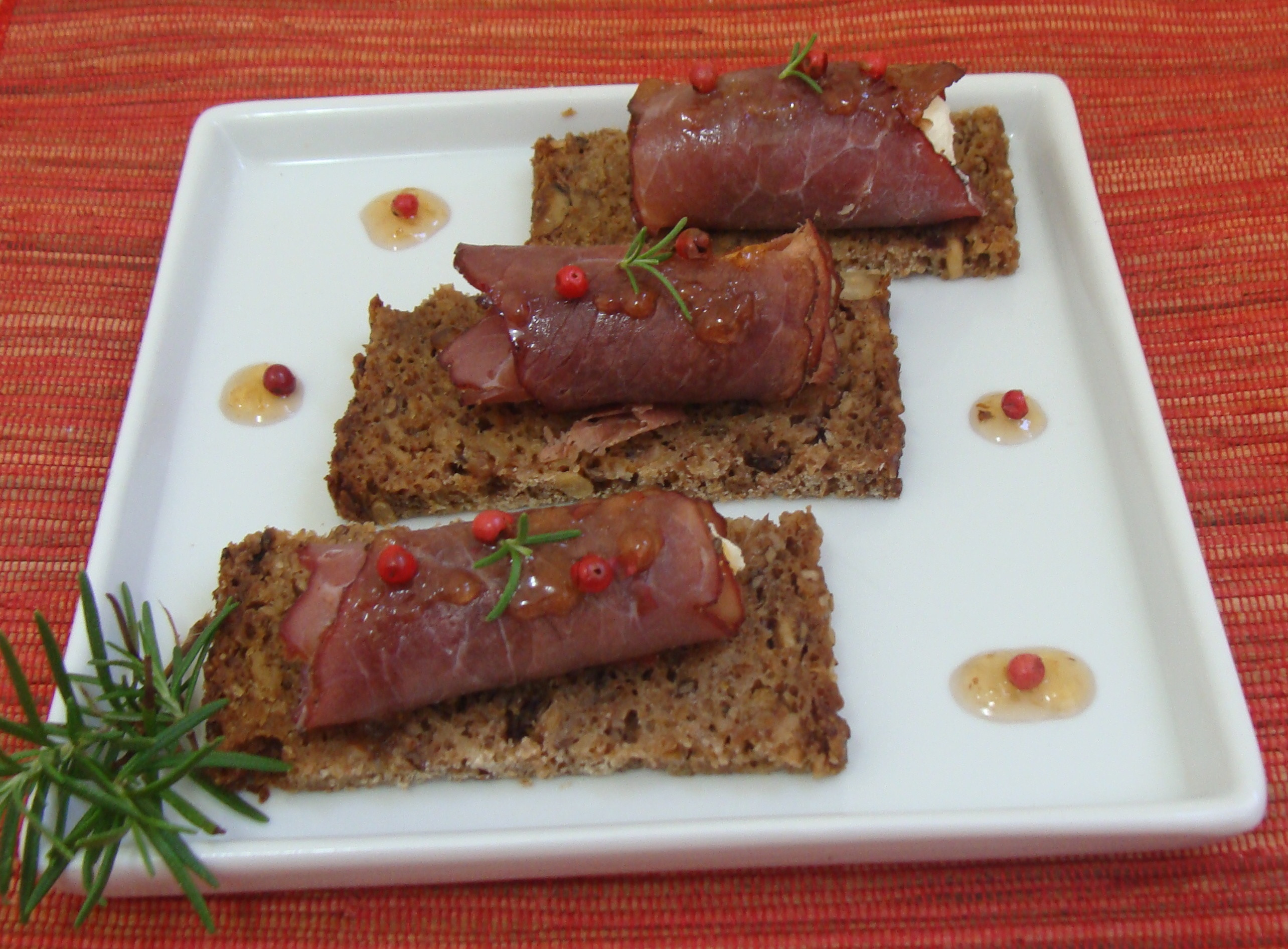 Receita De Canapes De Pastrami E Cream Cheese Cybercook