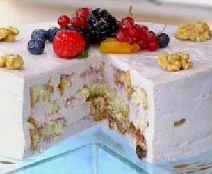 Panetone com mousse de vinho do porto