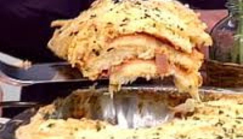 Torta salgada de presunto e queijo