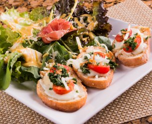 Bruschetta Caprese