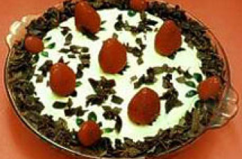 Torta de Marshmallow com Morangos