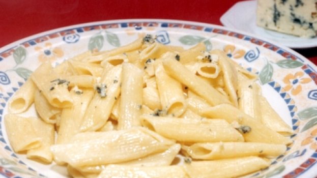 Penne ao Molho de Creme de Gorgonzola