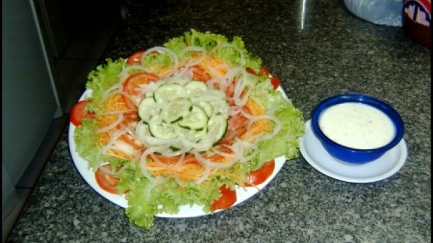 Salada De Pepino Com Tomate E Cenoura