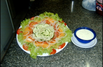 Salada de Pepino com Tomate e Cenoura