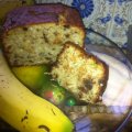 Bolo de banana com coco, passas e amêndoas