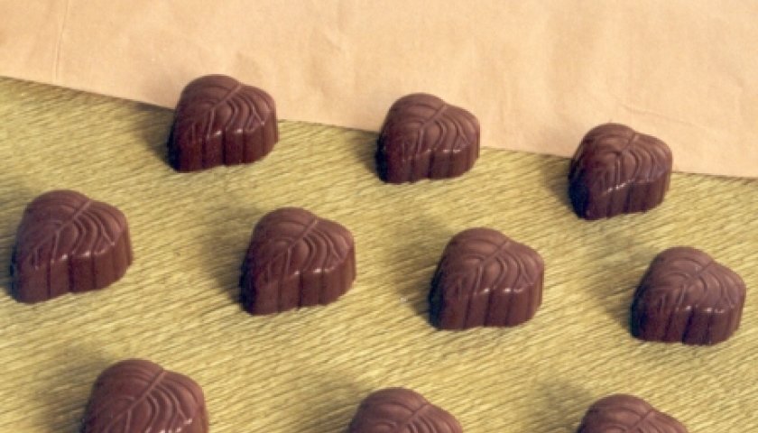 Bombom de marshmallow e maracujá Bombom de marshmallow e maracujá