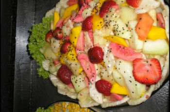 Salada de Frutas com Gergelim