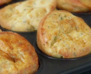 Popover de Alho e Queijos