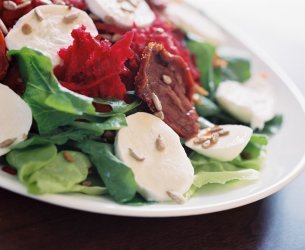 Salada com Sementes de Girassol da Família Burger