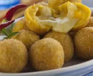 Bolinhas de milho verde recheadas