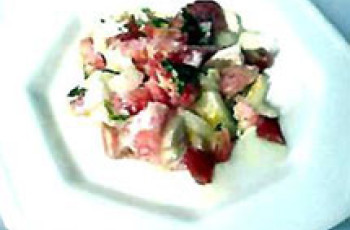 Salada de Tomate, Cebola e Pepino (Raita)