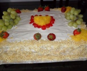 Torta salgada de frango com geléia de ameixa