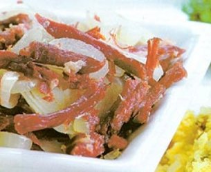 Carne-seca com Couve-manteiga e Farofa de Milho