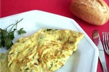 Omelete de Ervas Recheada com Champignon
