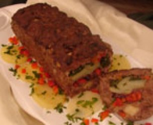 Bolo de Carne Recheado com Batata e Espinafre