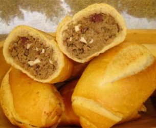 Sanduíche surpresa de carne moída