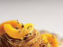 Cabelinhos-de-anjo com pêssegos e flores de laranjeira para o glutão