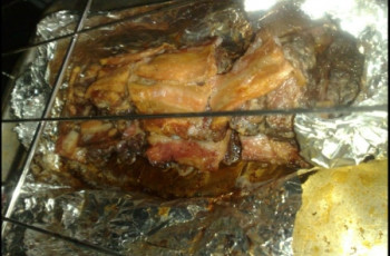 Costela bovina desossada assada com bacon