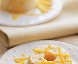 Mousse de Abacaxi com Molho de Manga