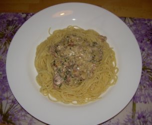 Linguine com bacon e alho poró