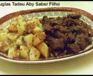 Carne de panela com batatas