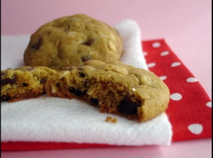 Cookies com Gotas de Chocolate e Amêndoas