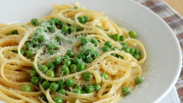 Linguine com Ervilhas e Limão Siciliano