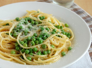 Linguine com Ervilhas e Limão Siciliano