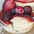 Pudim com Frutas Vermelhas de Microondas