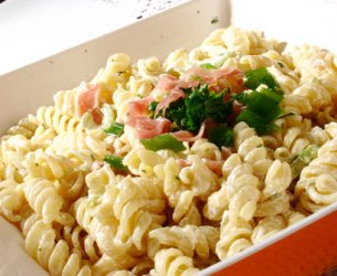 Salada de Macarrão com Presunto Salada de Macarrão com Presunto