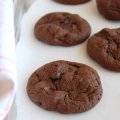 Cookies Duplos de Chocolate e Cerejas Secas
