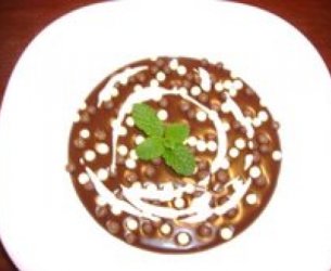 Sopa morna de brigadeiro crocante