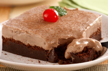 Torta Cremosa de Chocolate Meio-Amargo