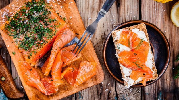 Gravlax de Salmão com Torradas