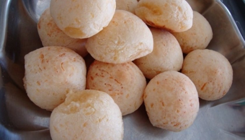 Pão de Queijo com 3 Ingredientes Pão de Queijo com 3 Ingredientes