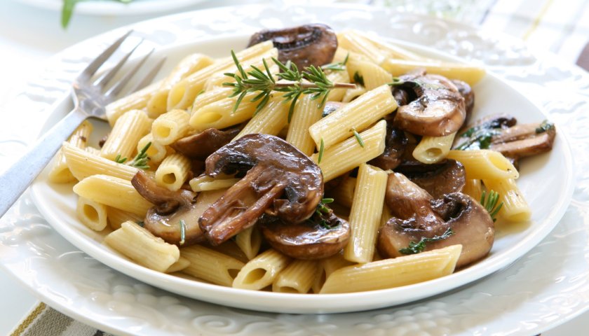 Penne ao molho de cogumelos frescos