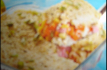 Torta de arroz com legumes, presunto e queijo