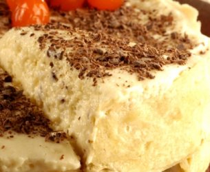 Torta de Chocolate Branco com Maracujá