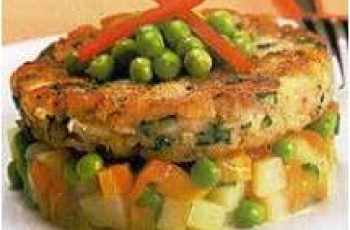 Hamburquer de peixe com legumes