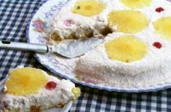 Torta de Abacaxi com Merengue