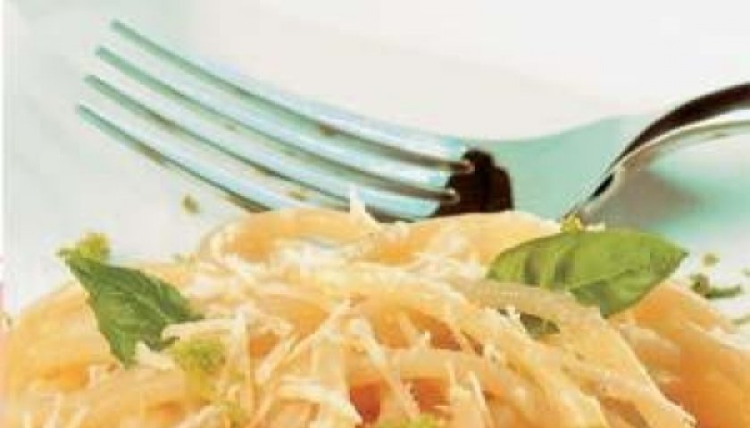 Espaguete ao Molho de Limão Espaguete ao Molho de Limão