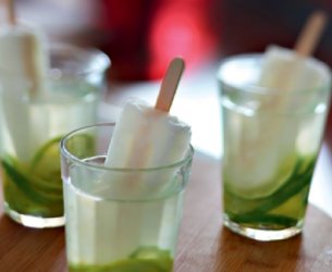 Caipirinha de Limão com Água de Coco e Picolé
