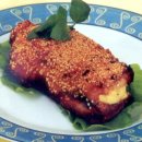 Filé de Frango Empanado com Gergelim e Recheado com Gruyére