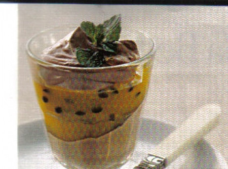 Receita de Mousse de Chocolate com Molho de Maracujá | C...