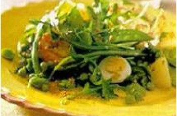 Salada de Camarões e Ovos de Codorna